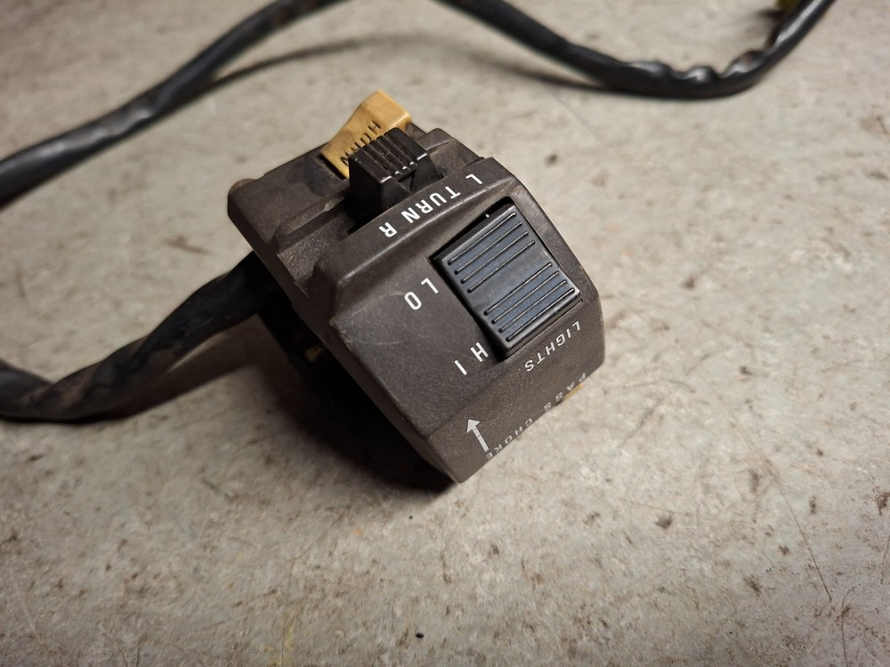 Suzuki GSX600F - Left Side Handlebar Switch Gear Buttons Controls