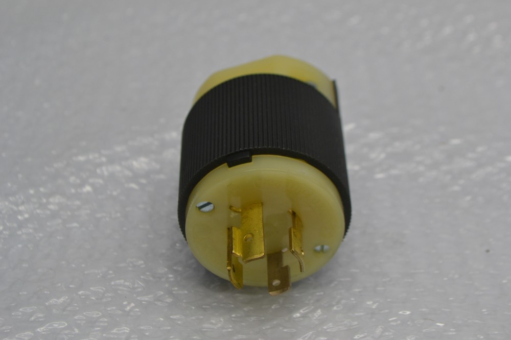 HUBBELL 2411 PLUG NSNP