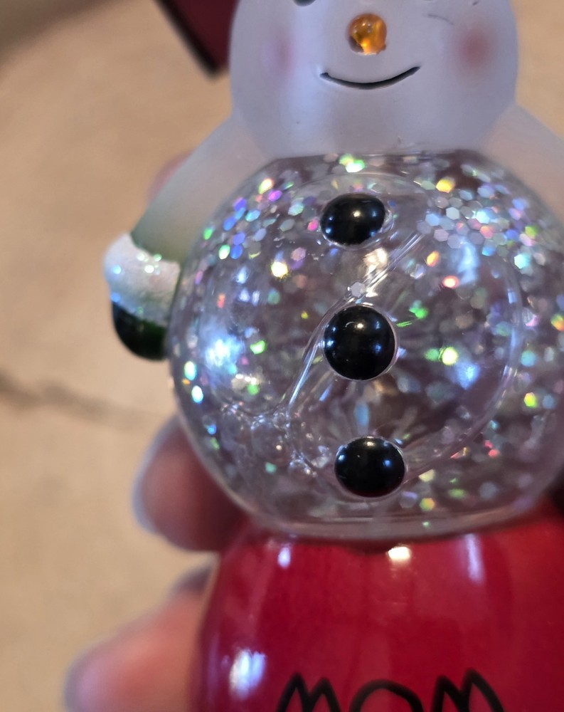 NEW LIGHT UP SNOWMAN "Mom" PLASTIC LED SNOWGLOBE