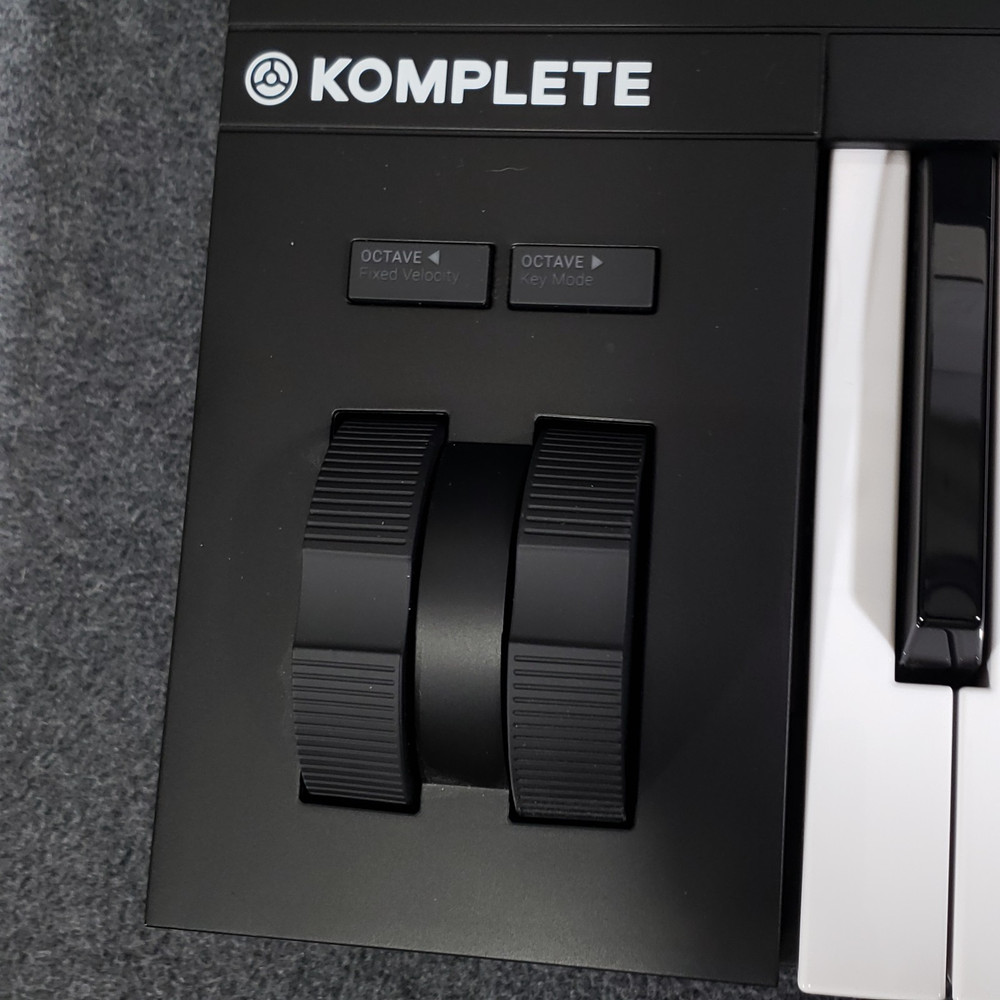 Native Instruments Komplete Kontrol A25 MIDI Keyboard Controller Semi-weighted