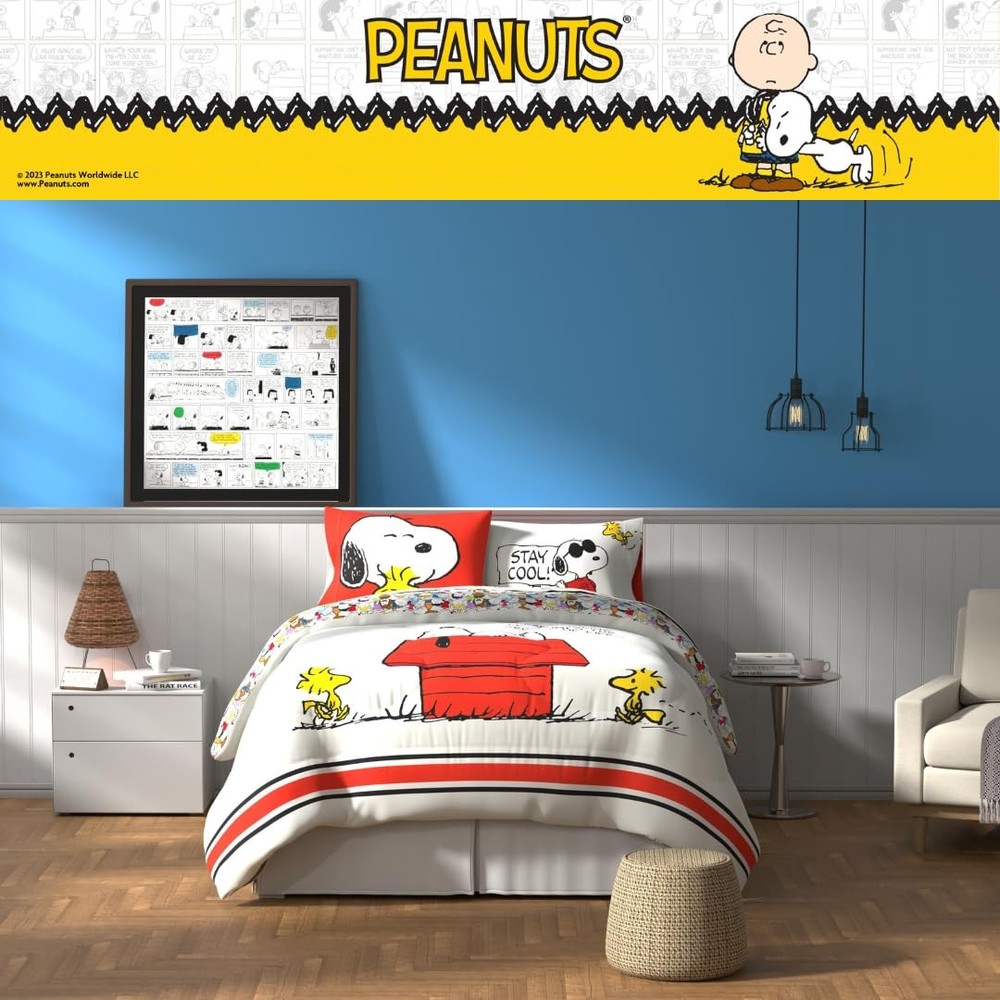 Peanuts Snoopy 5 Piece Queen Size Bedding Set Reversible Comforter Sheets