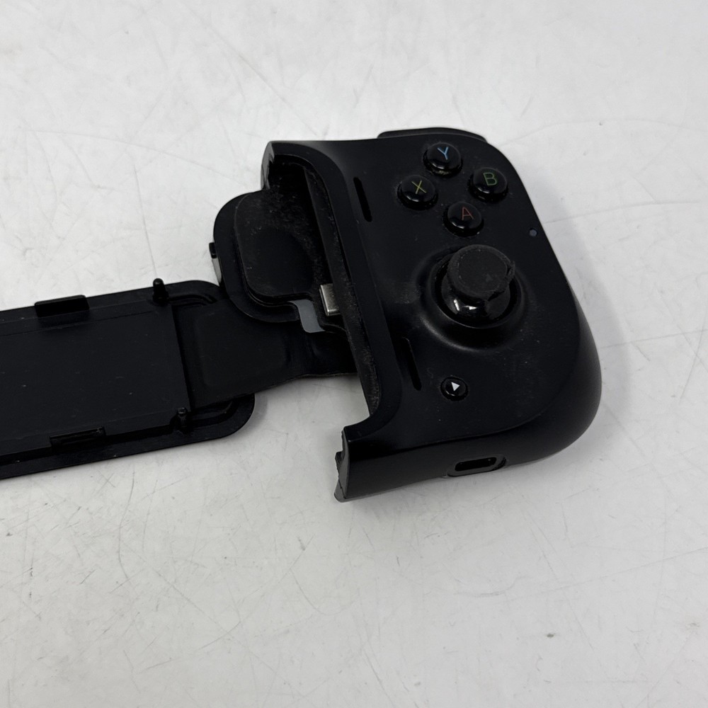 Razer Game Vice RZ06-0290 Mobile Game Controller Attachment Tested Working USB-C