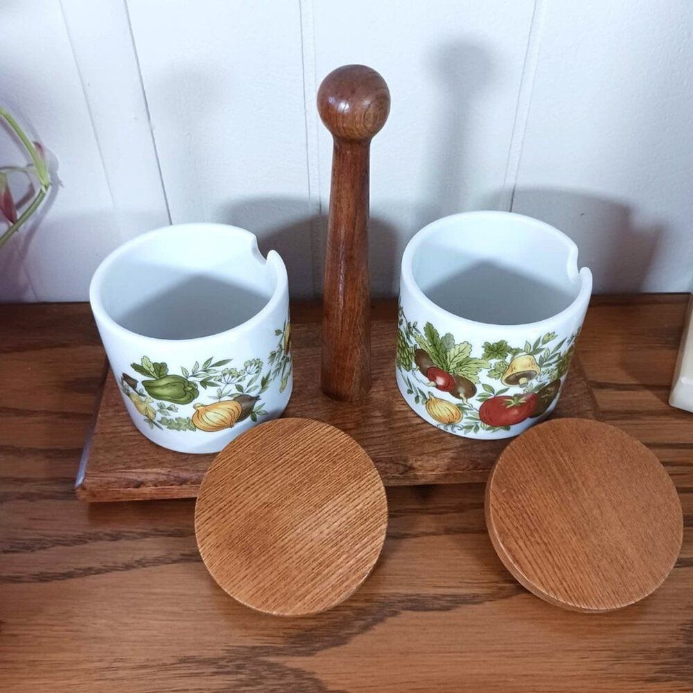 MCM Condiment Tray with 2 Lidded Containers
