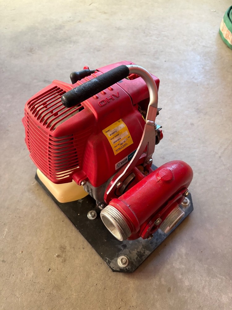 Wildland Firefighting Mini-Mark Moskito Fire Pump Working