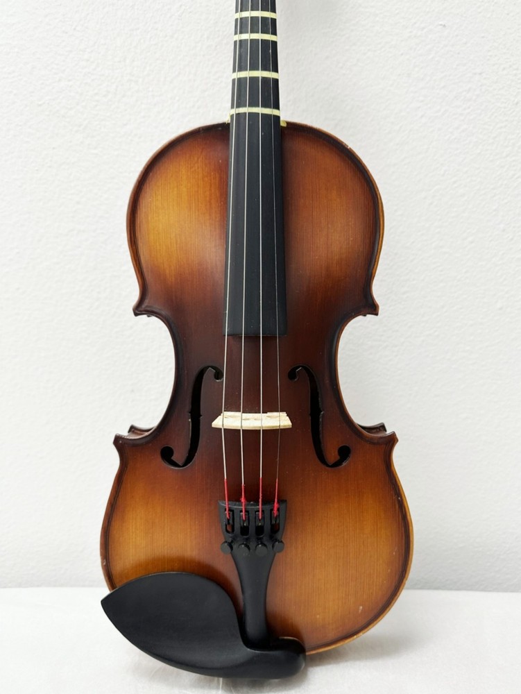 Used Classical Strings VN075-1/2 Size Violin Outfit (one Piece Back)