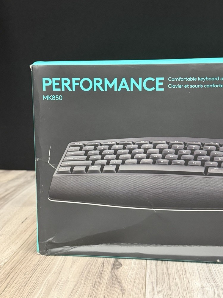 Logitech MK850 Performance Wireless Keyboard and Mouse Combo 920-008219 NEW