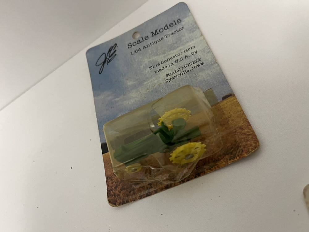 1/64th SCALE MODELS JOHN DEERE G NARROW FRONT