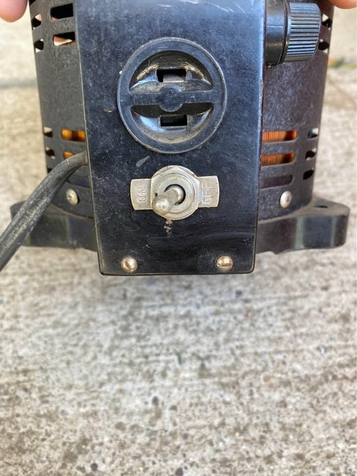 Radio Shack Micronta Variable Transformer 273-043 Variac 0 - 140 Volt, 5 Amp