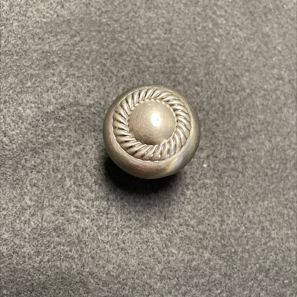 1-1/4" Knob Rope Design Satin Nickel