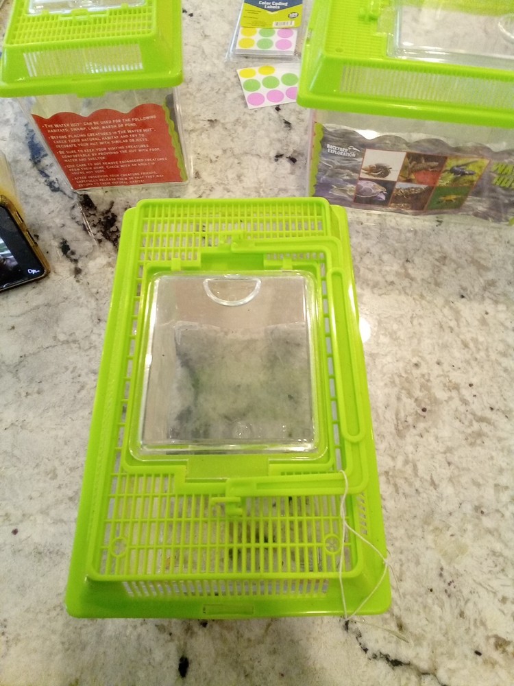 Toysmith Backyard Water Hut
