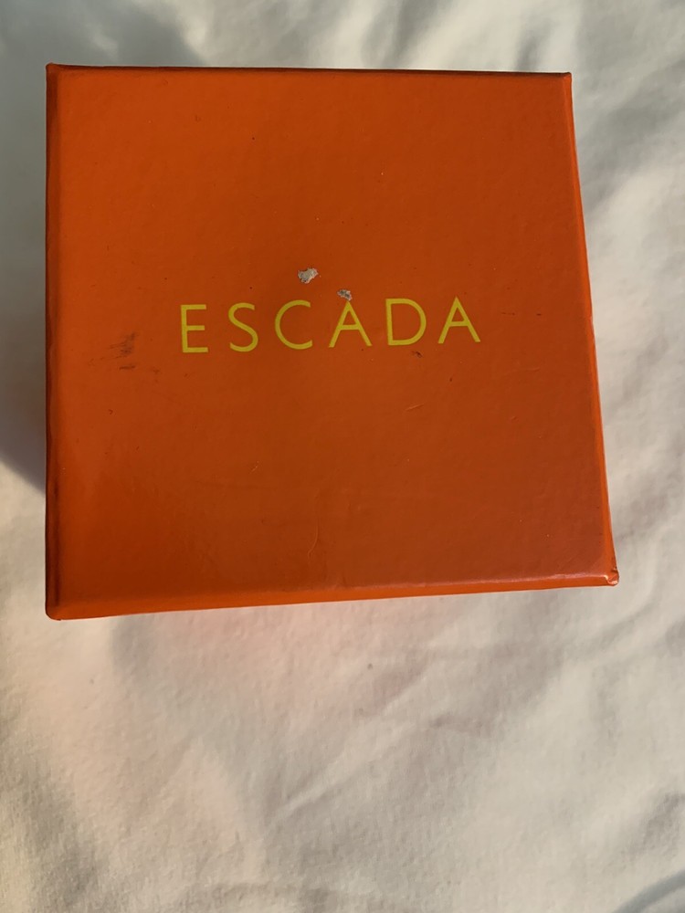 Escada Potable Orange speakers
