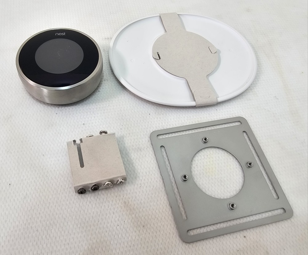 Google Nest 1st Generation Learning Silver Programmable Thermostat & Wall Plate