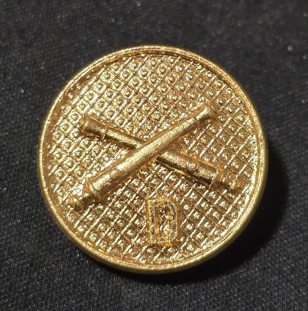 1926-37 Type 2 Gilt Artillery Battery D Collar Disk - SB