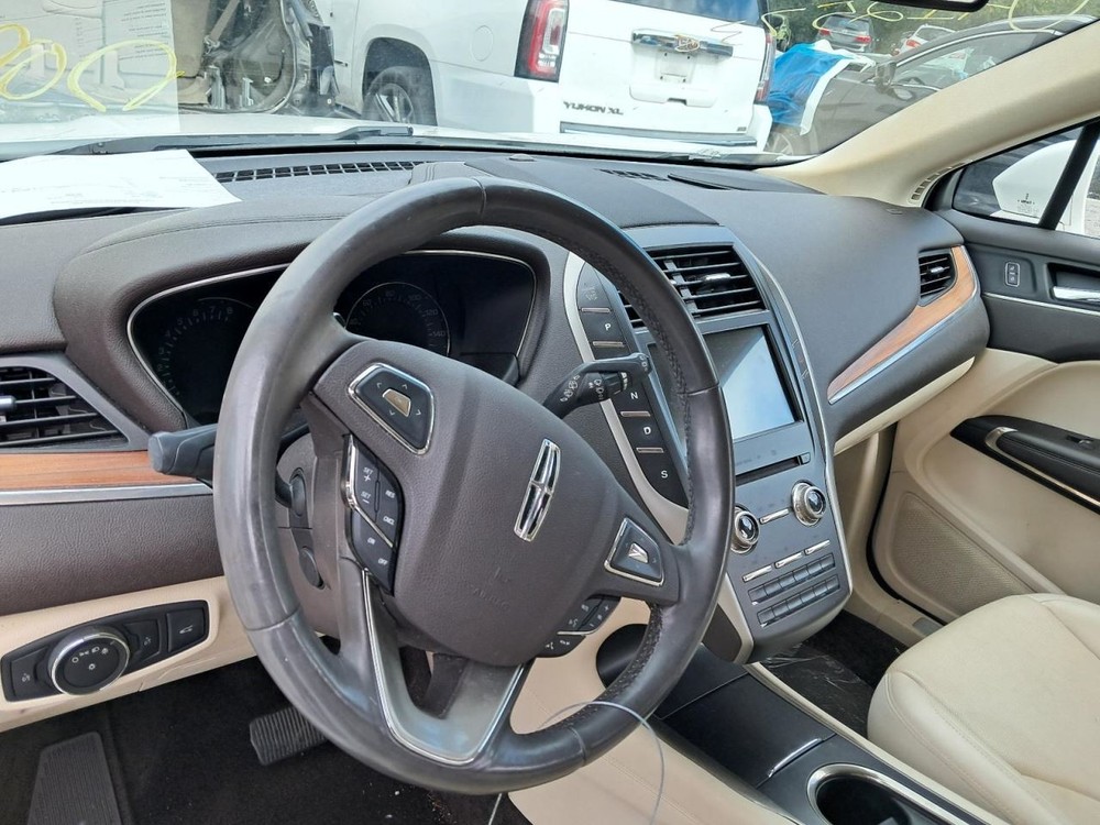 Speedometer Cluster MPH Fits 16 MKC 4815820
