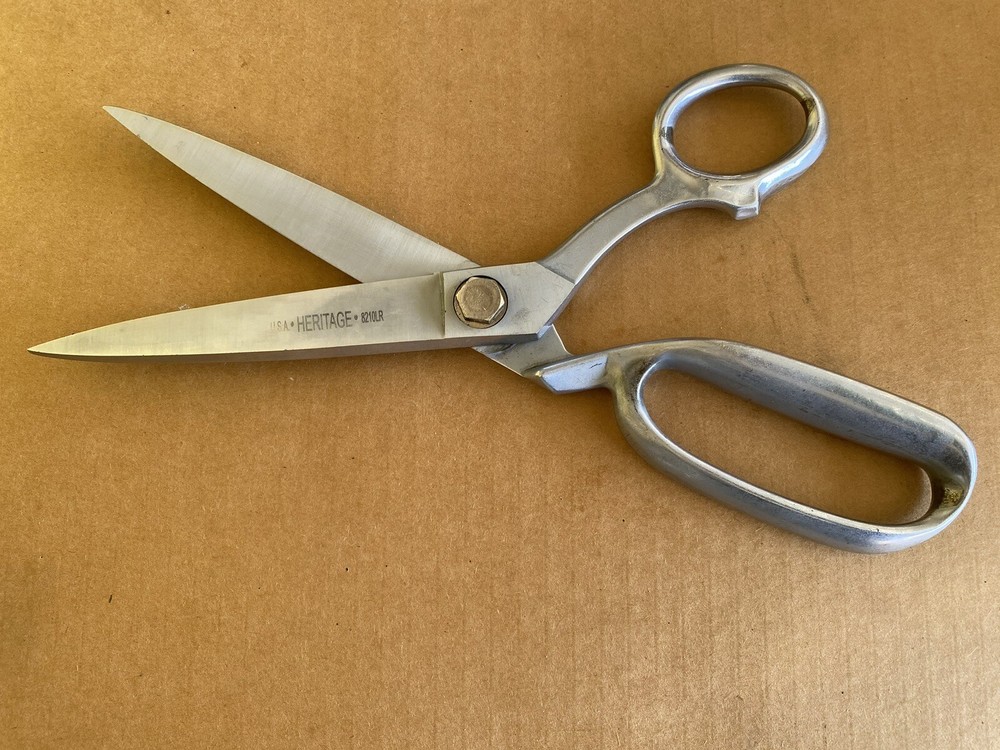 Heritage Fabric Thread Fabric Shears 8210LR