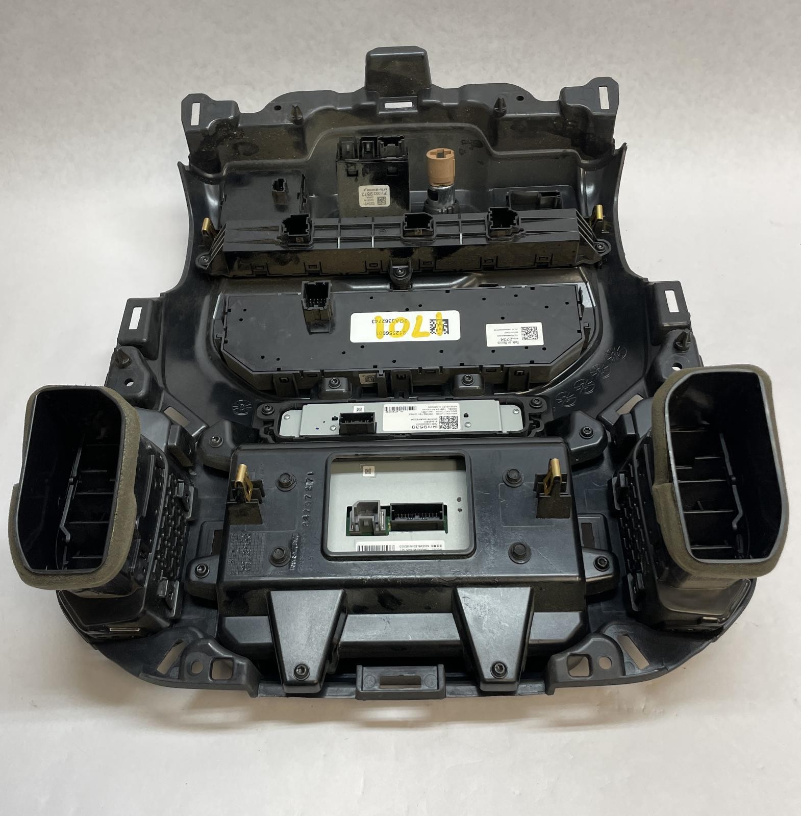 2021 CHEVY SILVERADO 2500 RADIO CONTROL PANEL 8" DISPLAY 84799539 HEAT/AC DASH