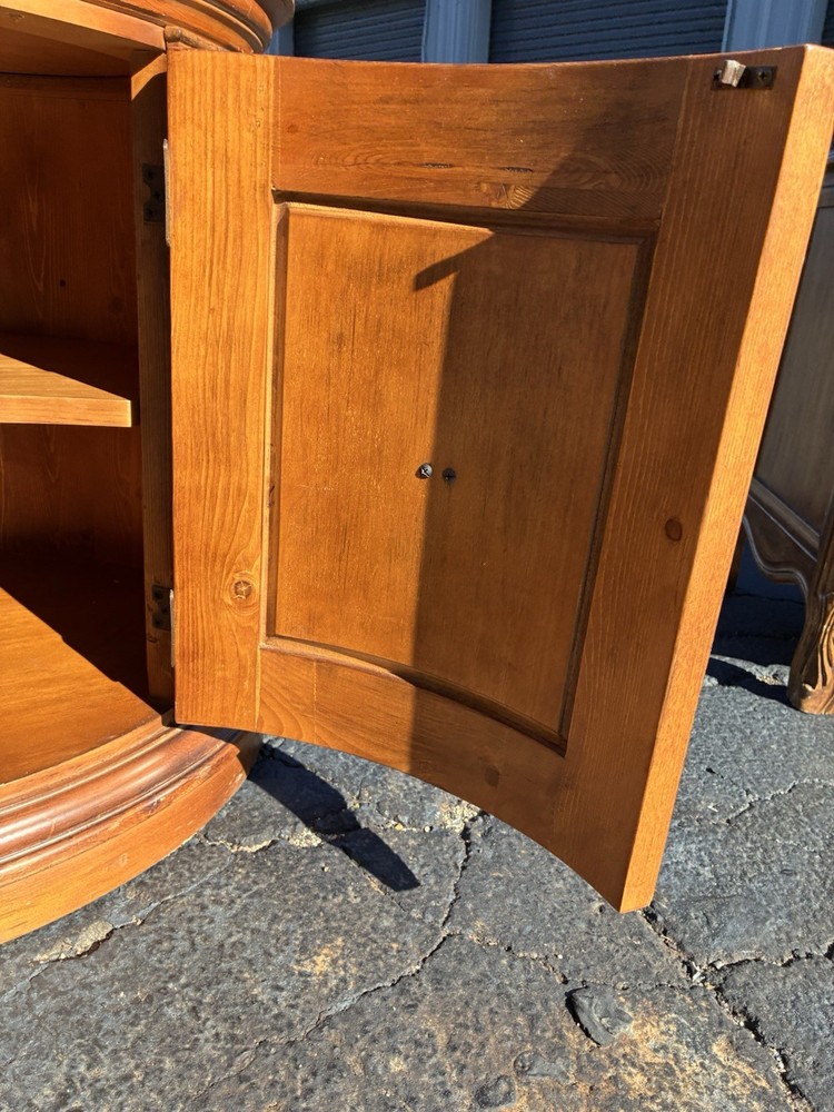 This Ethan Allen Tuscan Oval Cabinet Drum Table