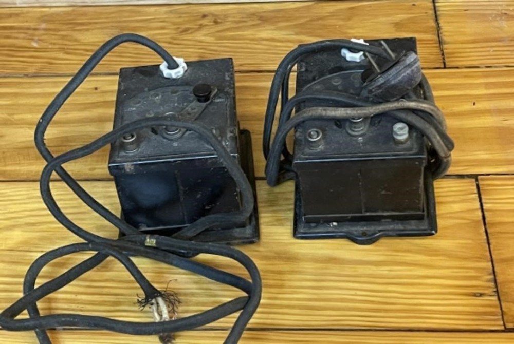 VINTAGE LIONEL TRAIN TRANSFORMERS