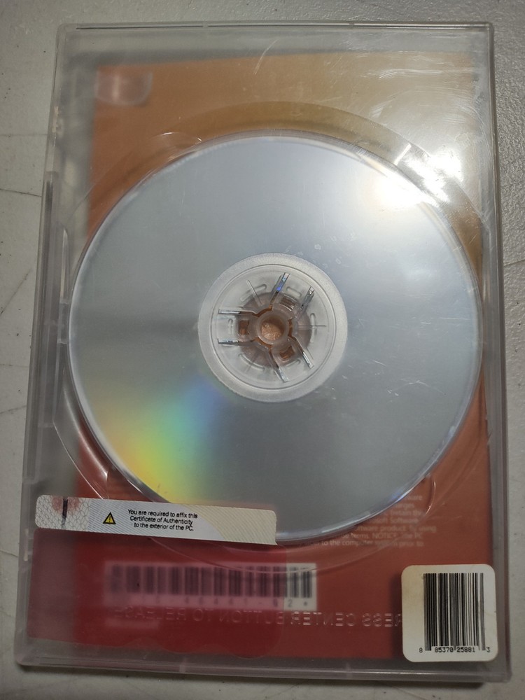 Windows 7 Professional 32-Bit Software SP 1 *No Product Key* Disc & book