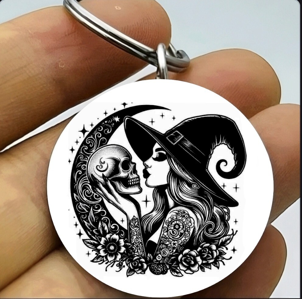 Wizard Magic Kiss Skull Hot Moon Art Keychain