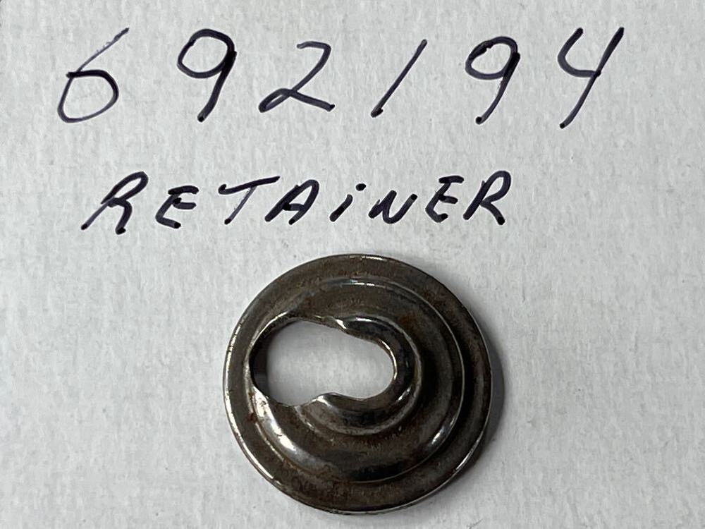 Briggs & Stratton 692194 RETAINER-VALVE