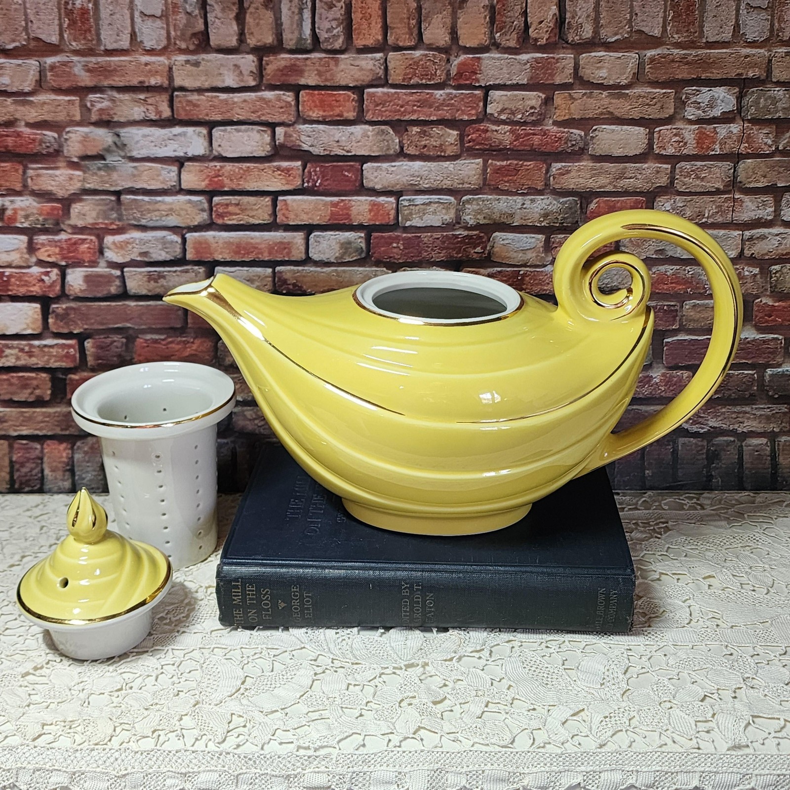 Vintage Hall Art Deco Teapot 6 Cup Yellow Ceramic Gold Trim Made USA Swirl