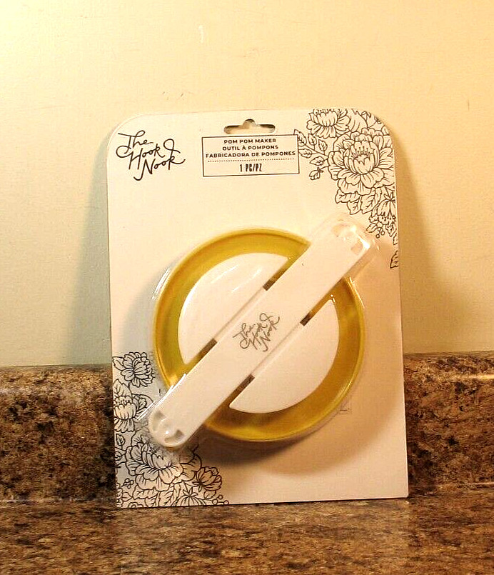 The Hook Nook Jumbo Pom Pom Maker NEW