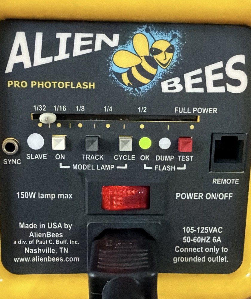 Alien Bees B800 STUDIO Light 320WS Studio Flash MONOLIGHT, Reflector, Carrier