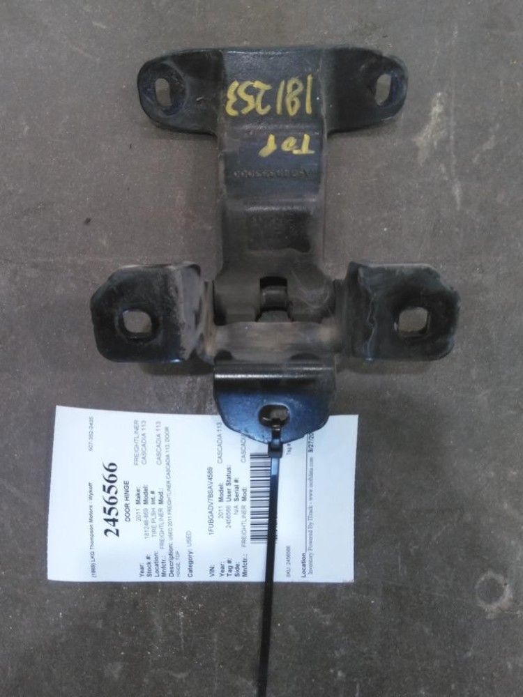 For 2011 FREIGHTLINER CASCADIA 113 DOOR HINGE Left ,  MN