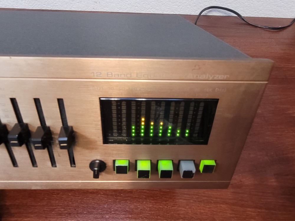 Parasound EQ300 12 Band Equalizer- Analyzer