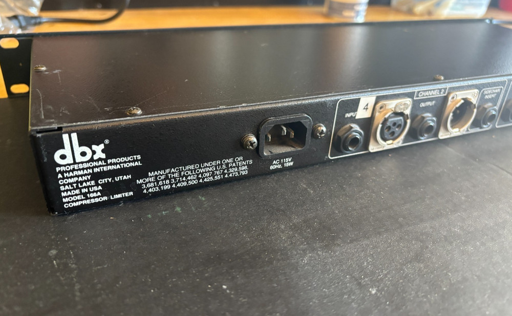dbx Professional products 166A Compressor Limiter