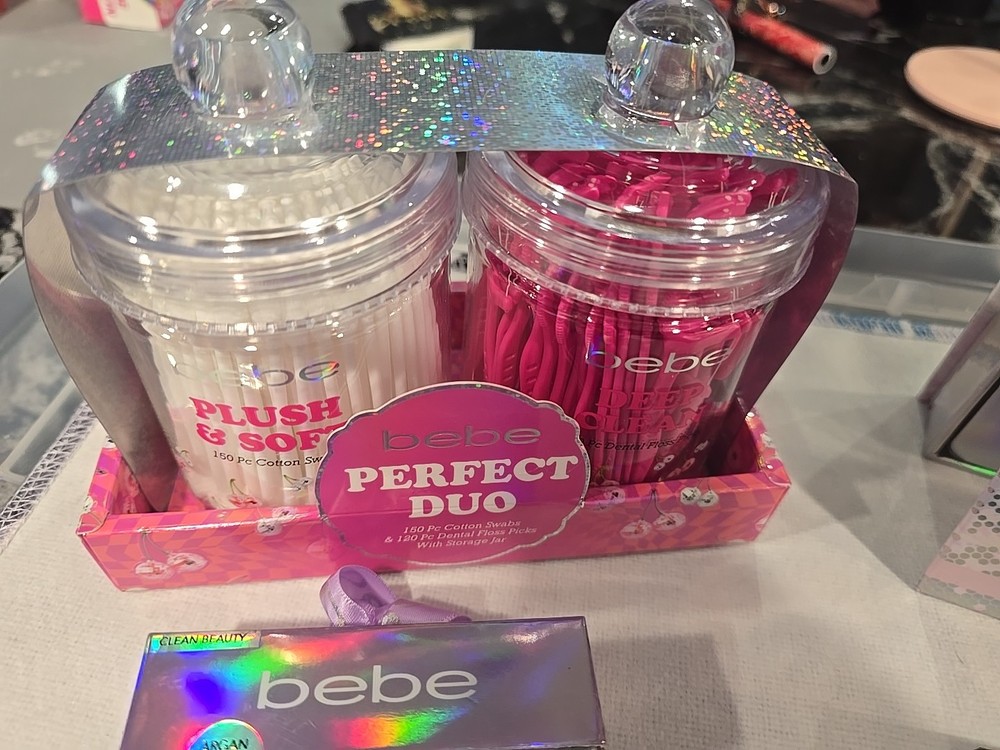 Bebe 4 Piece Glamor Package - Eyeshadow, Mascara, Blush/Highlighter...