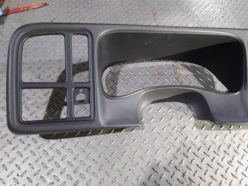 SILVRDO15 2004 Dash Bezel 401156