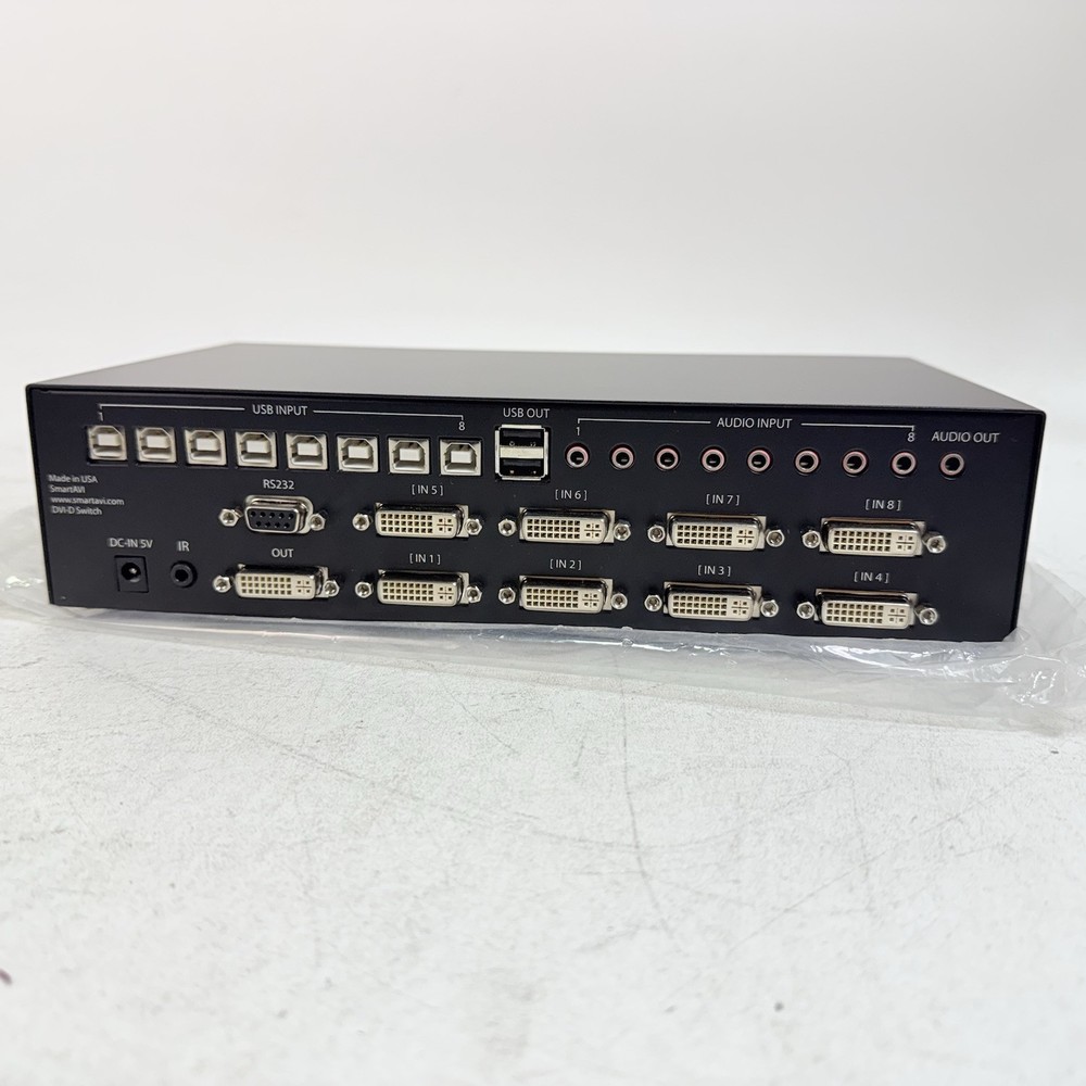 Smart-AVI KVM Switchbox DVNET-8P, 8X1 DVI-D, USB2.0, Audio switch