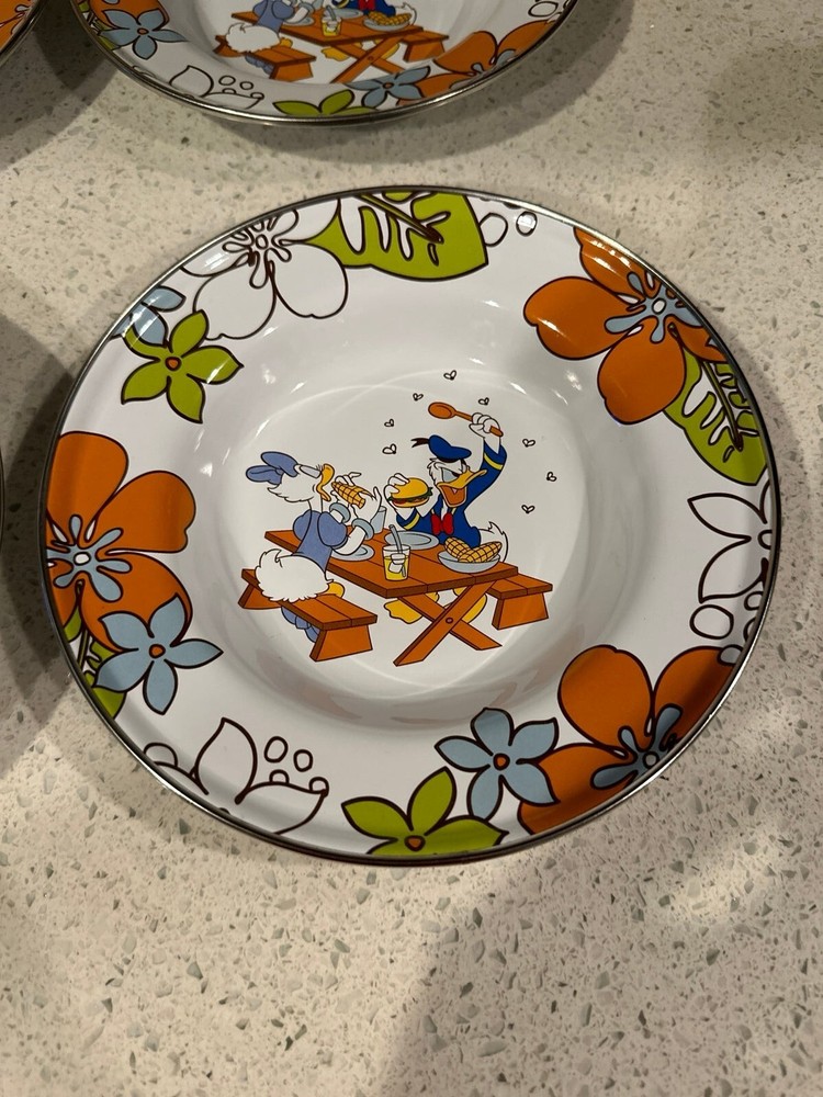Donald and Daisy salad plates set