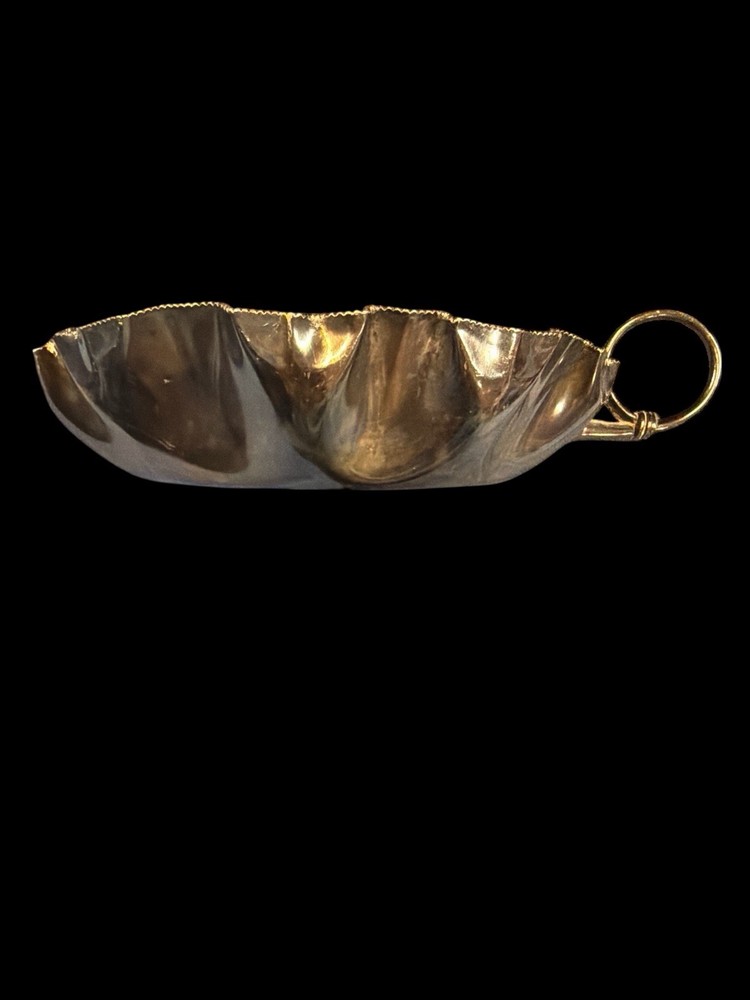 Pairpoint Silverplate Nut Dish EPNS Scalloped Edge Handle 7” #6691