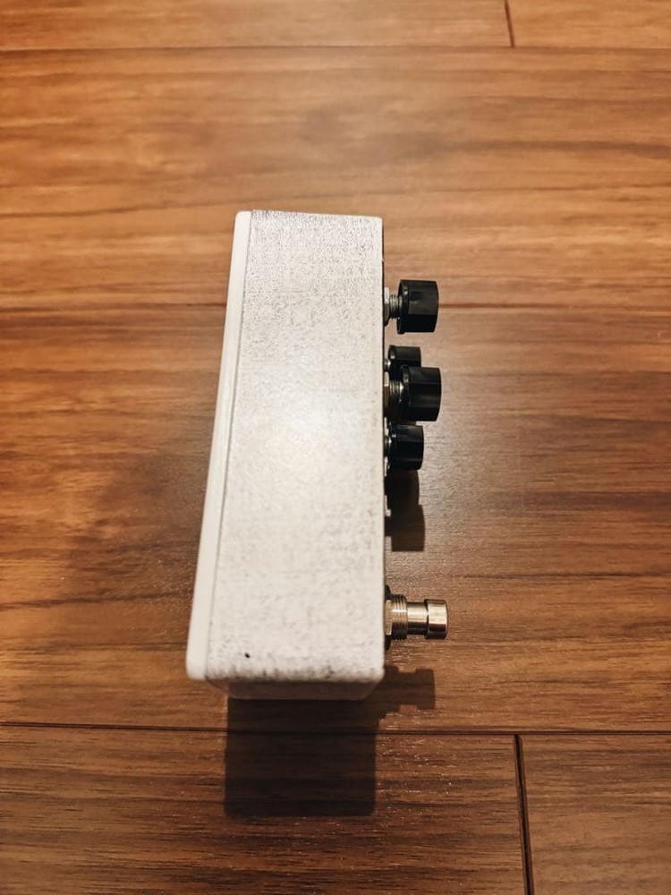 mid-fi electronics Demo Tape Fuzz Pedal