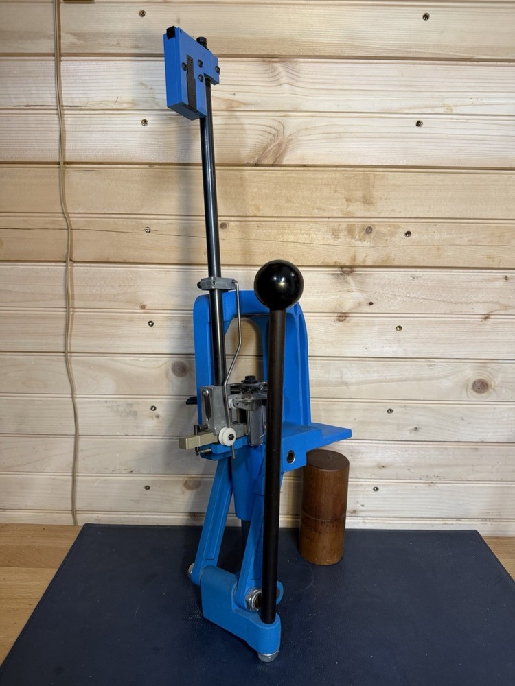 Dillon RL 550 Reloading Press With Primer Alarm & Tool Head Good Condition