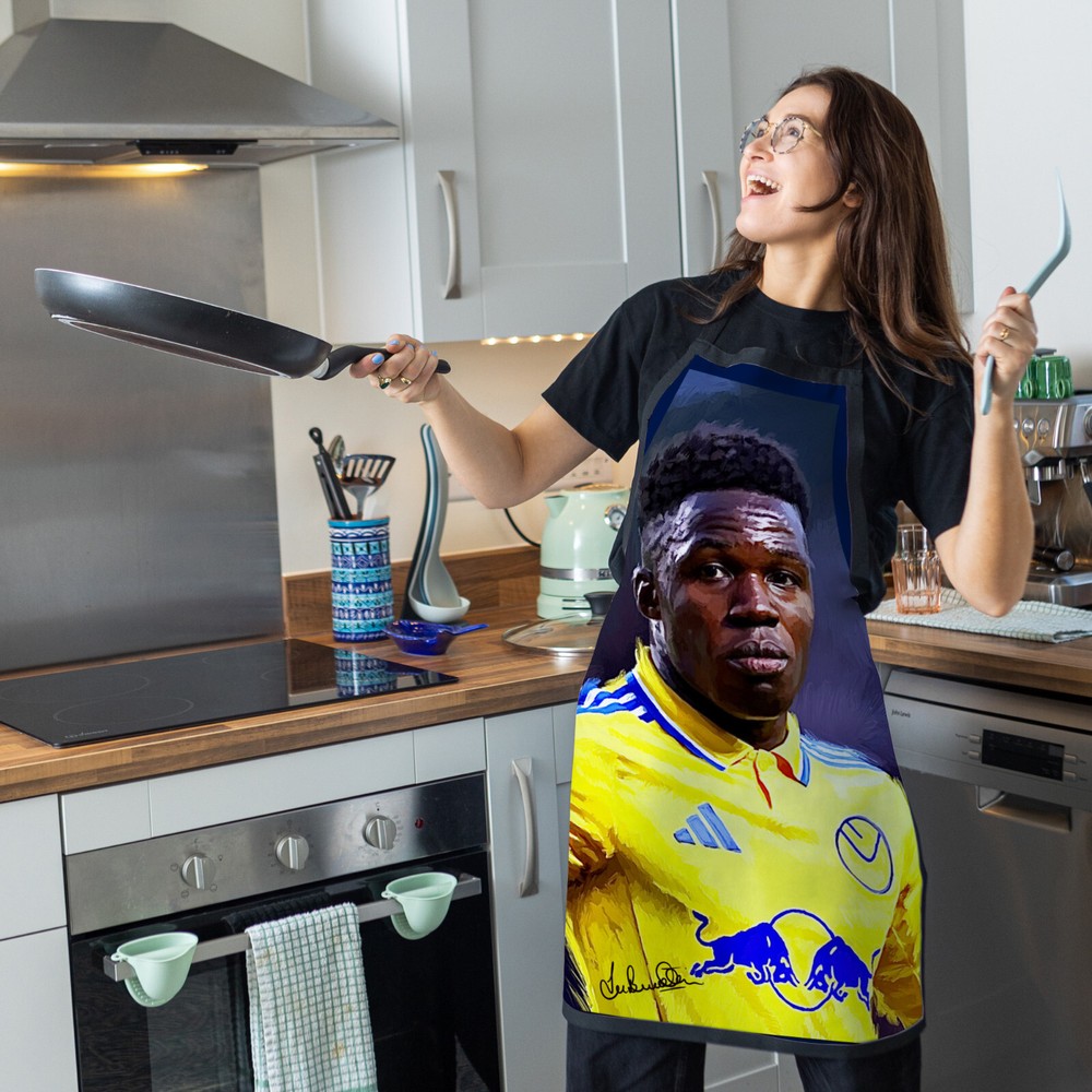 Leeds - Lee Buccilli - Gnonto - Apron