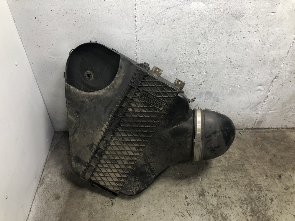 Freightliner CASCADIA Air Cleaner - Used