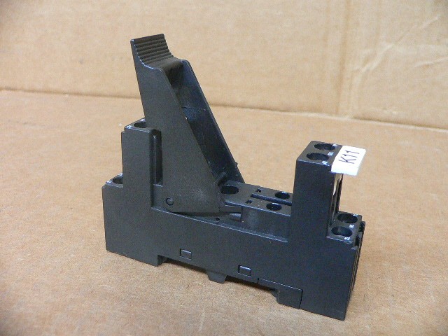 Finder 95.85.10 Relay Socket