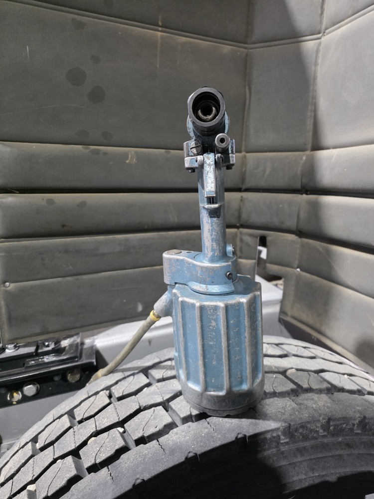Huck Riveter 225 Lockbolt Tool Used Pneumatic Rivet Gun