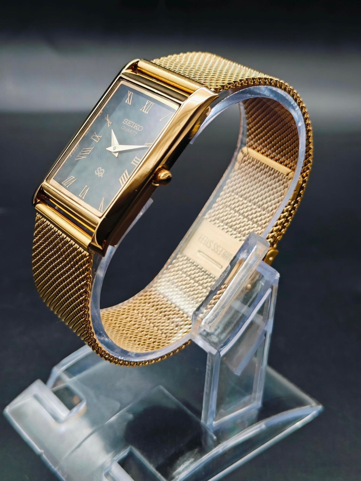 Classic Vintage Seiko Slim Quartz Men's Wrist Watch