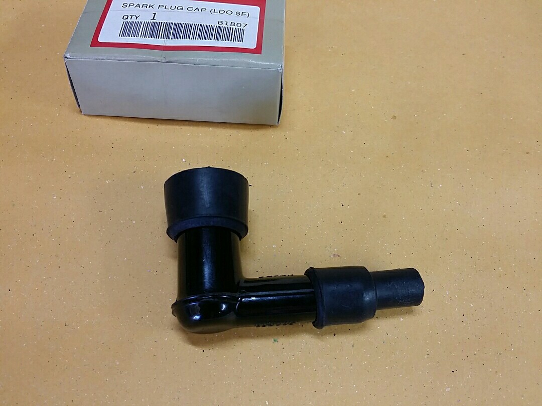HONDA SPARK PLUG CAP FOR C70 CL70 CT70 CT90 S90 Z50 SL70 S65 CL90 CL100 CB (#66)