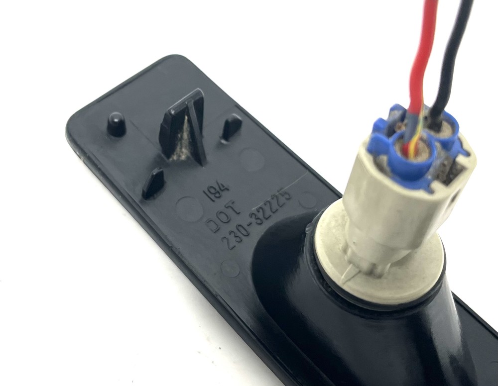 1989-1998 Suzuki Sidekick Geo Tracker Left Driver Marker Light Harness Plug OEM