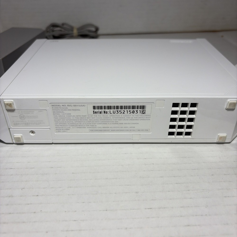 Nintendo Wii Video Game Console Working With Cables, 1 Controller. Read