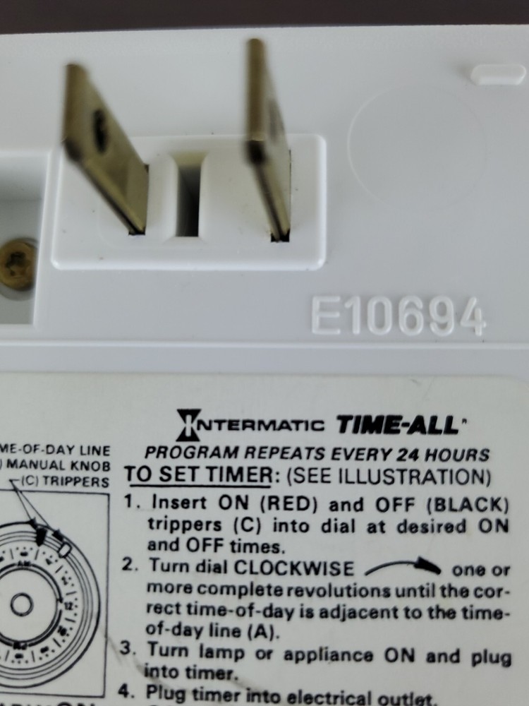 Intermatic 24 Hour Lamp & Appliance Timer 1 On/Off Setting SB111