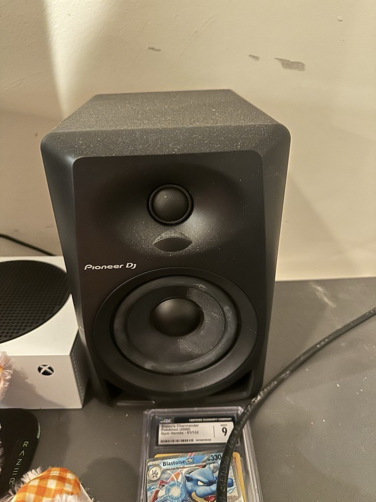 Pioneer DJ DDJ-WEGO3-K Controller with Original Cables