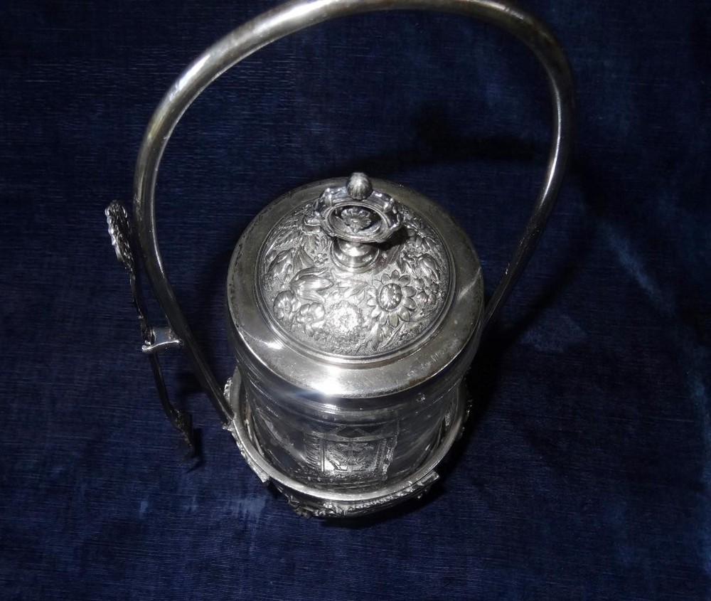 ANTIQUE REED AND BARTON SP PICKLE CASTOR