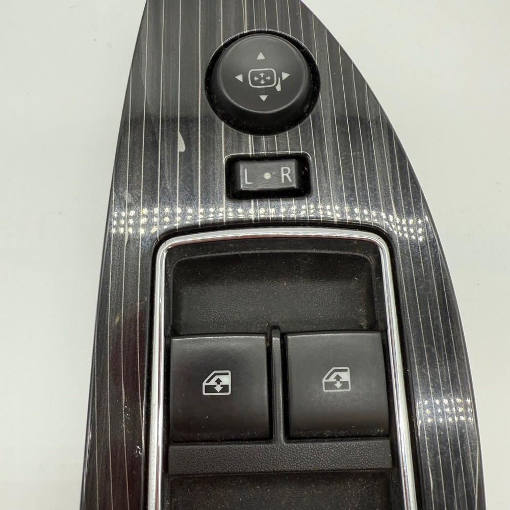GM 23466791 Front Left Driver Side Master Power Window Switch Door Control
